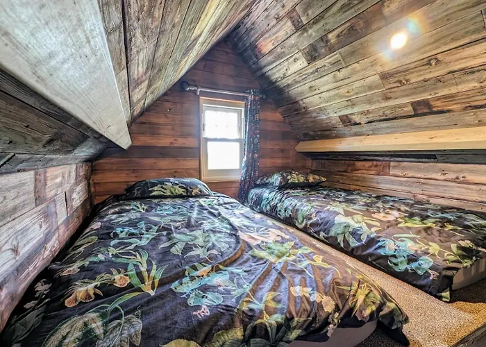 Lake View Lodges